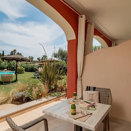 Mariposas Hotel 3*